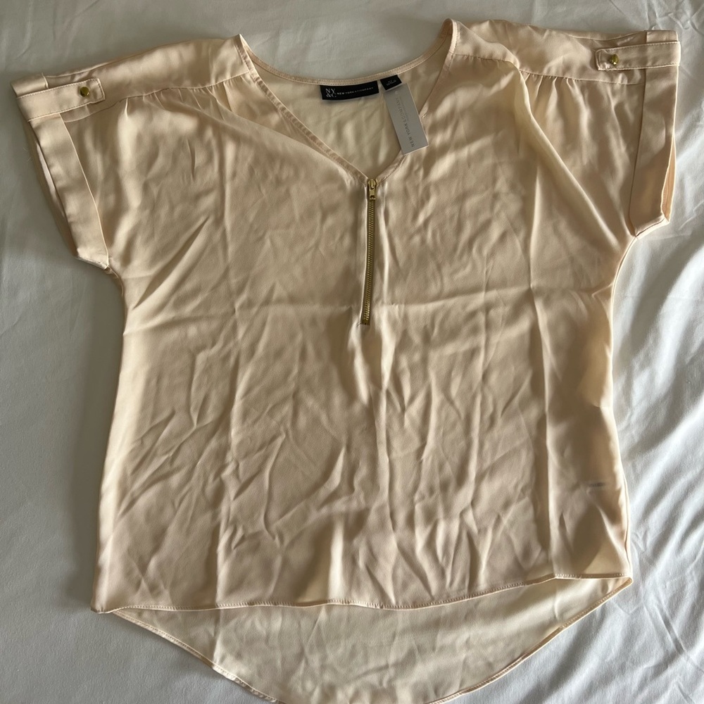 Women’s XS Blouse, new, with tags.